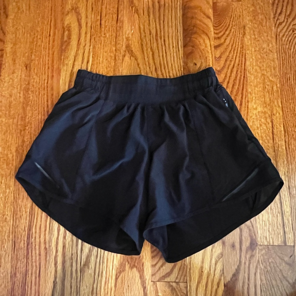 lululemon hotty hot 4 inch shorts